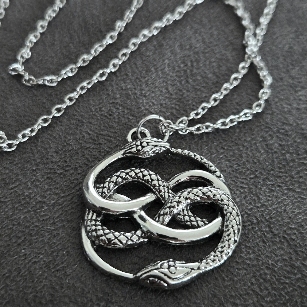 AURYN The Neverending Story Silver Snake Pendant Necklace 21" Chain
